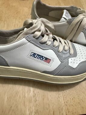 Autry Women’s Medalist White and Light Gray Athletic Sneakers